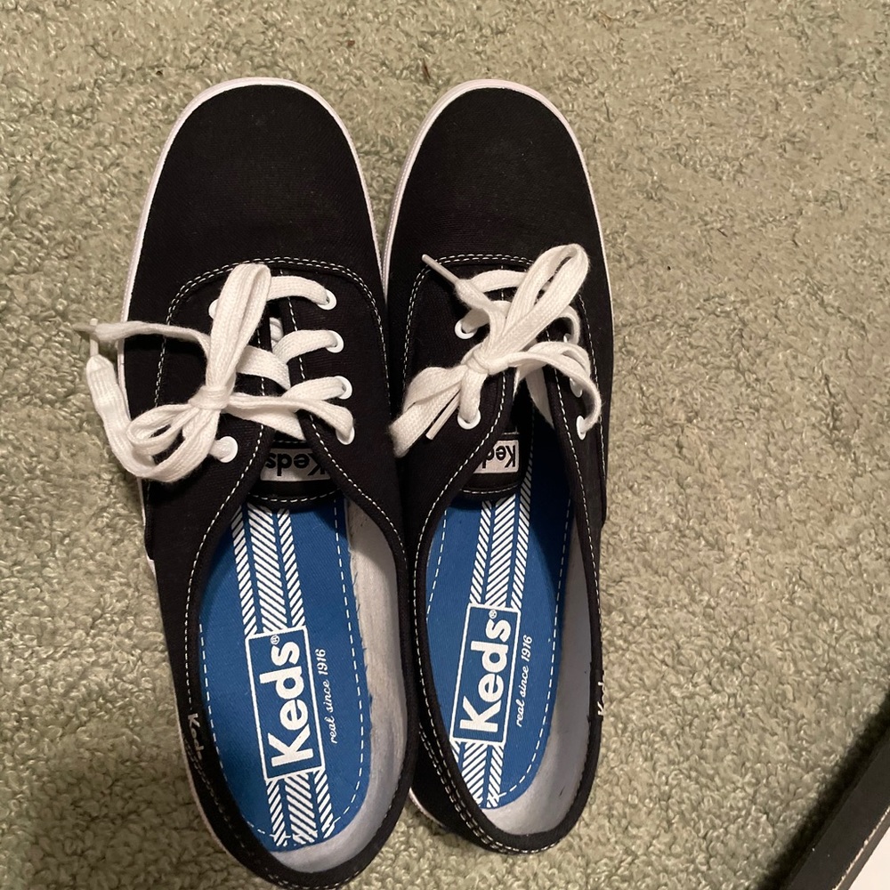 NWOT women’s keds